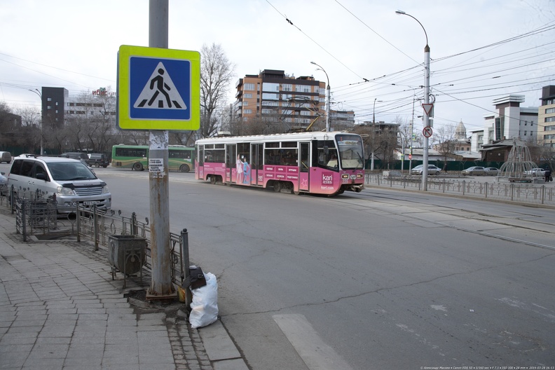 Трамвай № 225 врывается на улицу Степана Разина