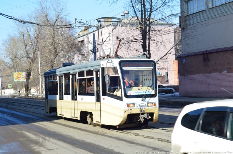 Трамвай № 242 на улице Депутатской