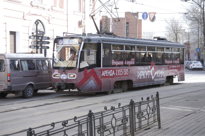 Трамвай № 243 на улице Горького
