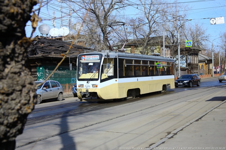 Трамвай № 243 на улице Тимирязева