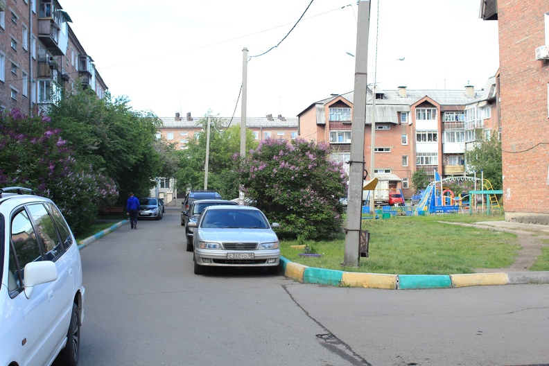 Двор у дома 53 по улице Ямской в 2020  году