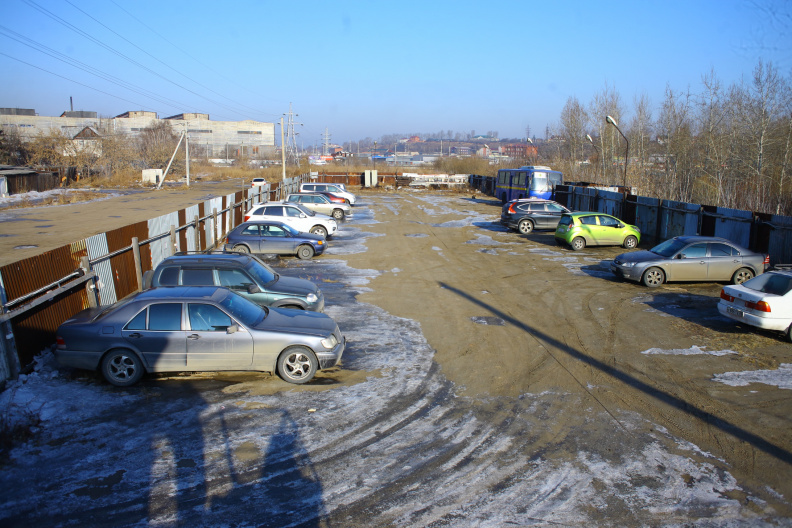 Обычная автостоянка Иркутска