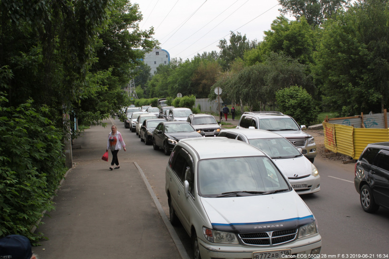 Улица Иосифа Уткина ближе к мечети