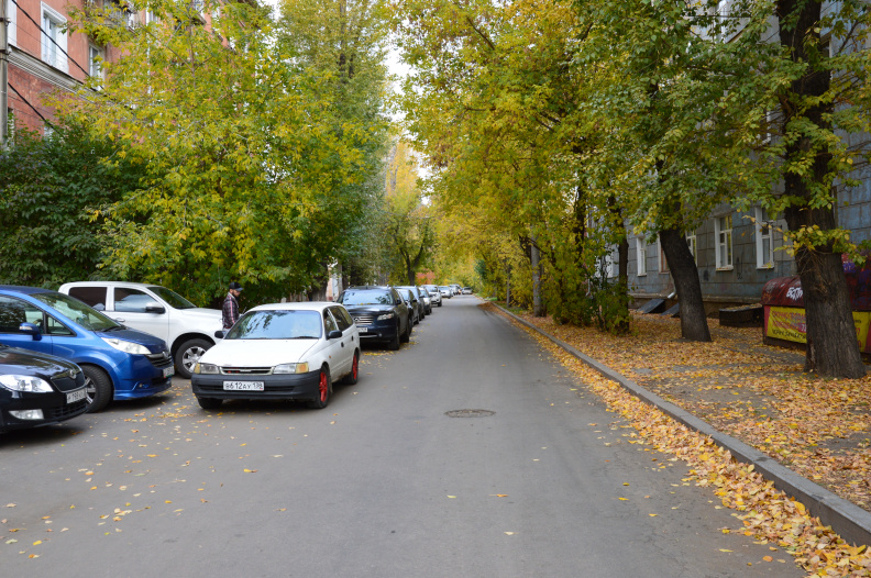 Улица Бабушкина осенью