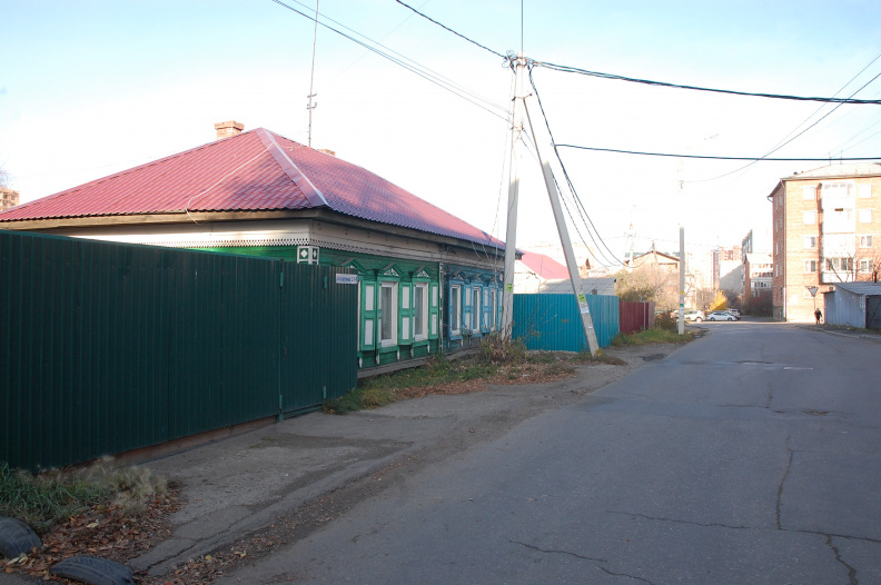 Дома 39/1 и 39/2 по улице Лопатина