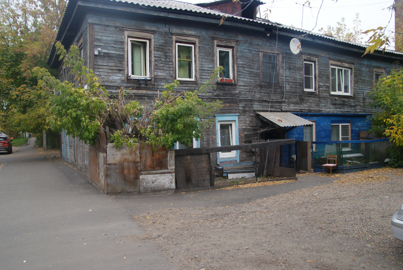 Один из ужасно выглядящих домов Иркутска