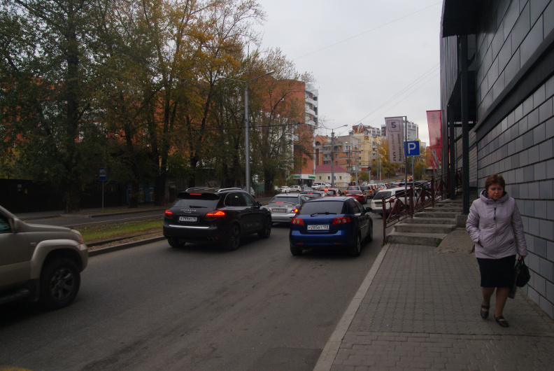 Улица Партизанская в сторону домов Нового города