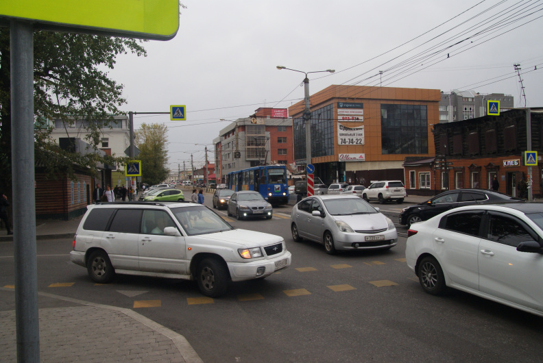 Улица Партизанская в сторону Центрального рынка