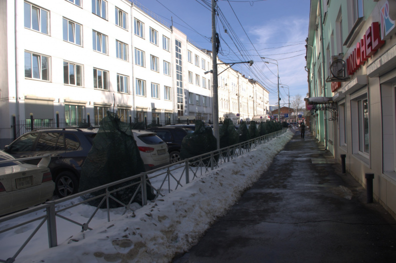 Улица Литвинова возле здания ФСБ