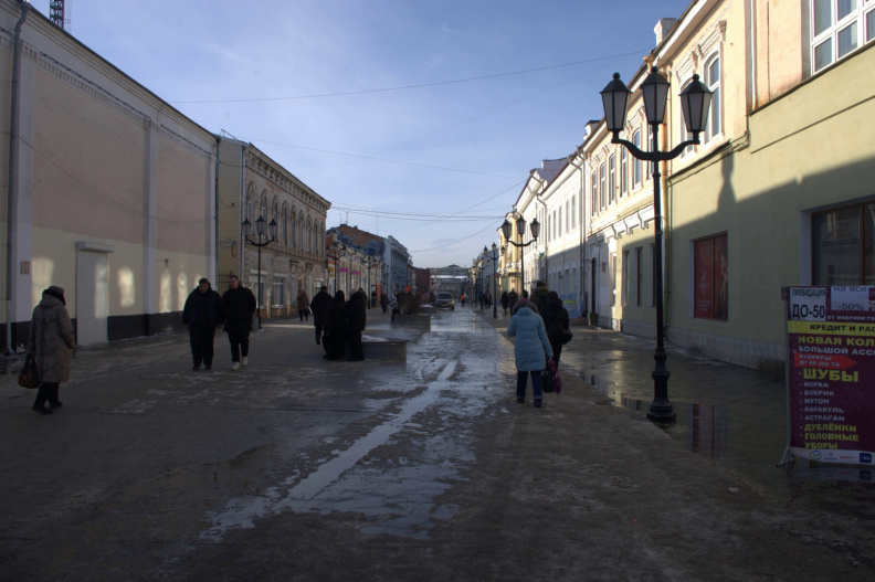Улица Урицкого в мерзком тающем льду