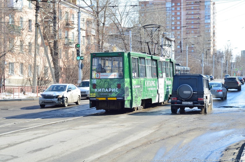 Трамвай № 180 на улице Депутатской