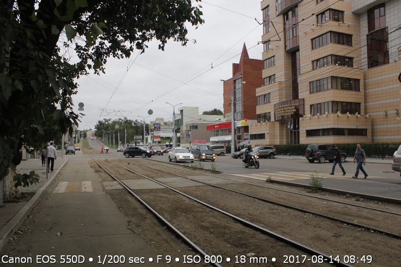 Улица Декабрьских Событий вид в гору