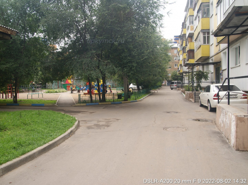 Обычный иркутский двор - можно жить с удовольствием!