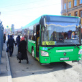 Новенький зелёненький автобус