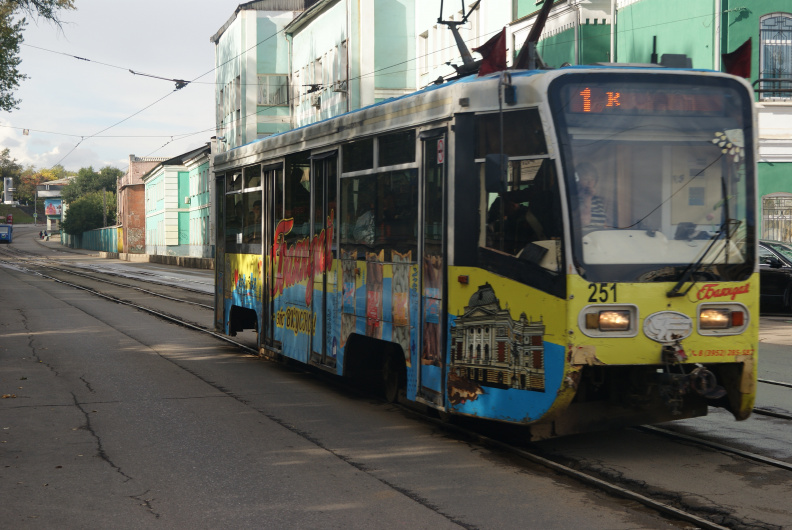 Трамвай № 251 подъезжает к вокзалу
