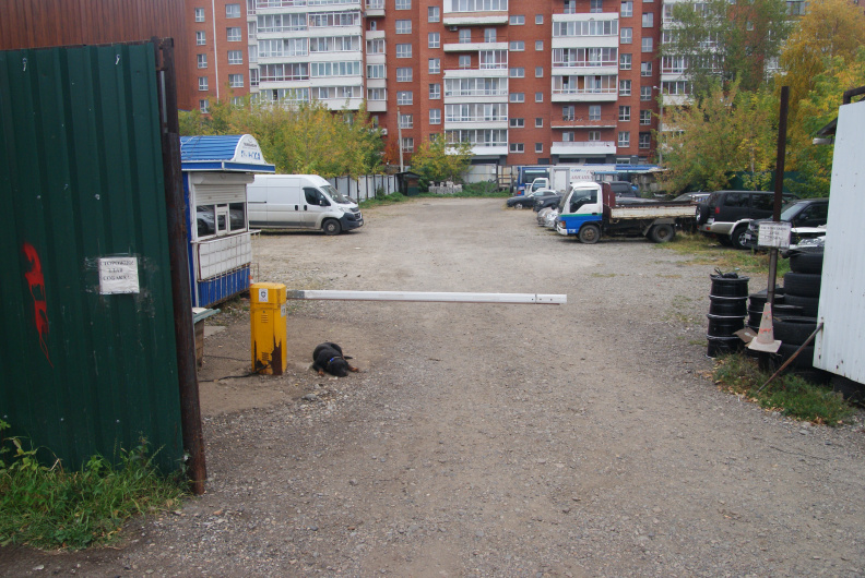 Автостоянка на улице Горной