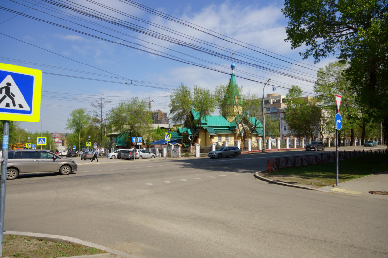 Вид на Ивано-Матрёнинскую больницу со стороны 1 Советской