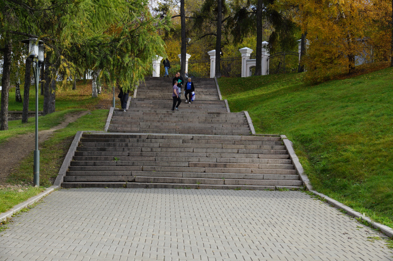 Лестница у Дворца бракосочетаний